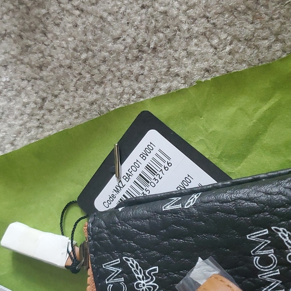 Mcm med Hp pouch clutch or wristlet leather 2025 - Picture 6 of 11